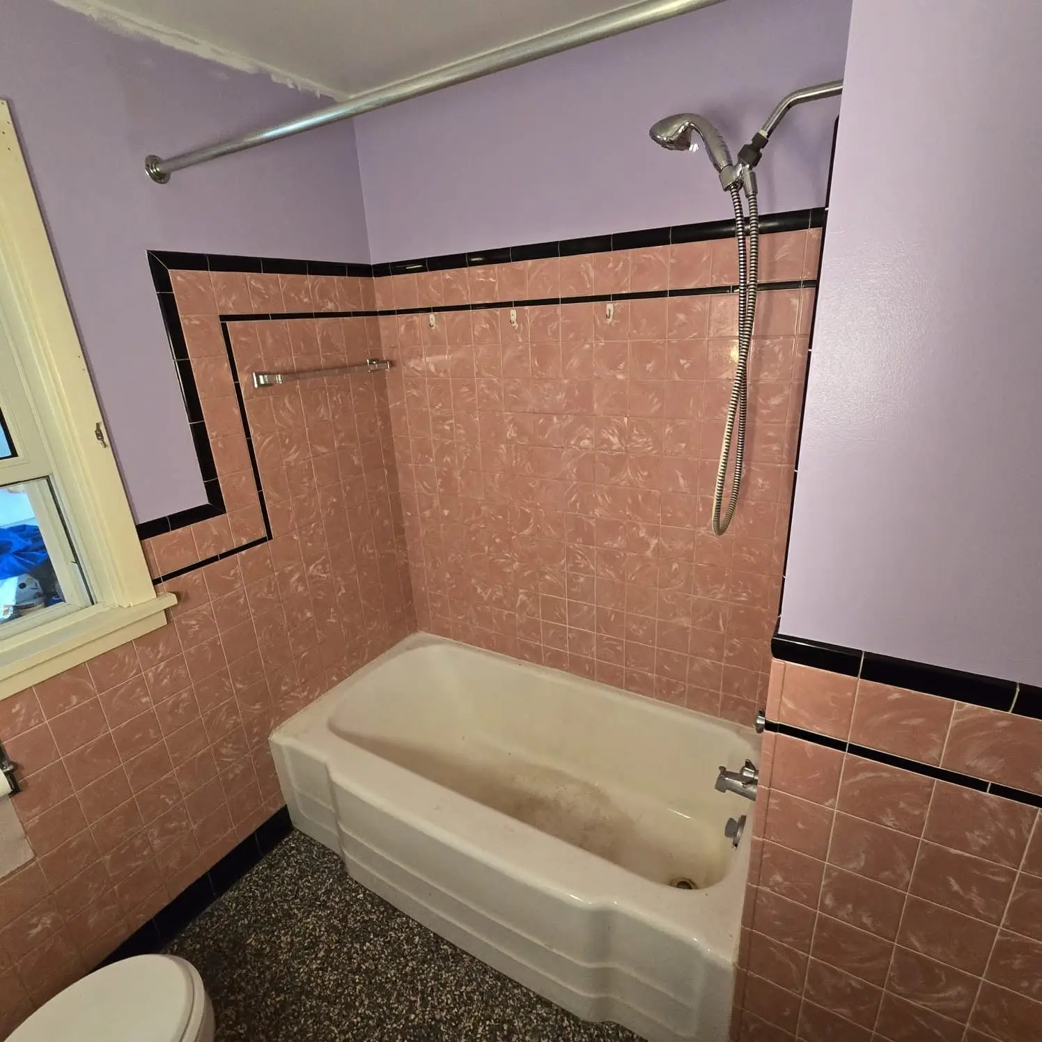 Shower before remodeling by BML Construction in Winter Park